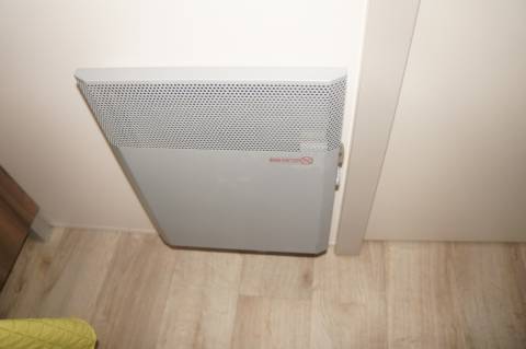 Le radiateur du Mobil-Home d'occasion IRM Saphir Panoramique 2011