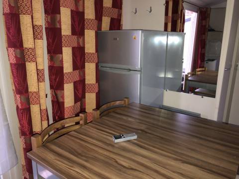 R&eacute;frig&eacute;rateur du mobil home d'occasion IRM MARINA 2012
