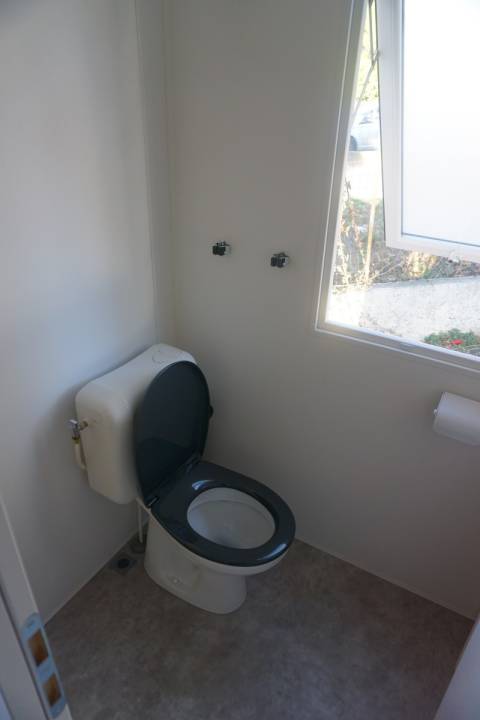WC du mobil home neuf 2 chambres IRM Azal&eacute;e 2021