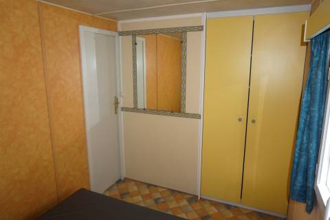 Chambre parentale du mobil home occasion 2 chambres Moreva mcl 2002